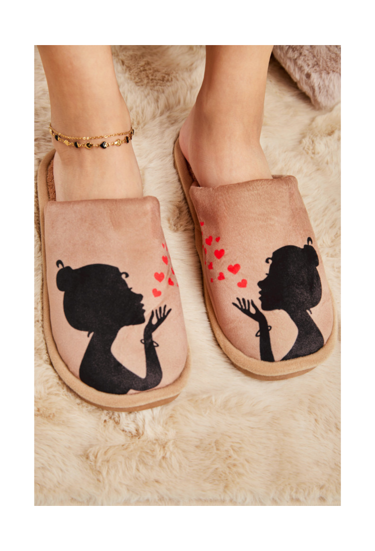 Slippers With Design 525067