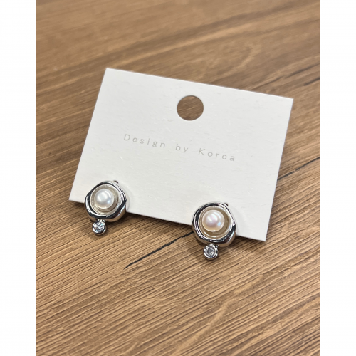 Stud Earrings With Pearl WER316