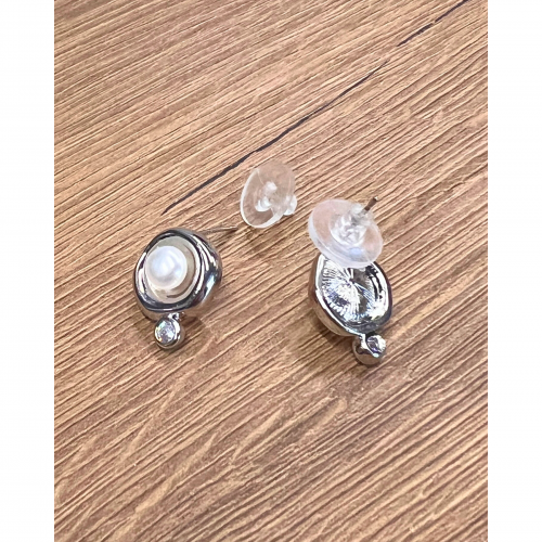 Stud Earrings With Pearl WER316