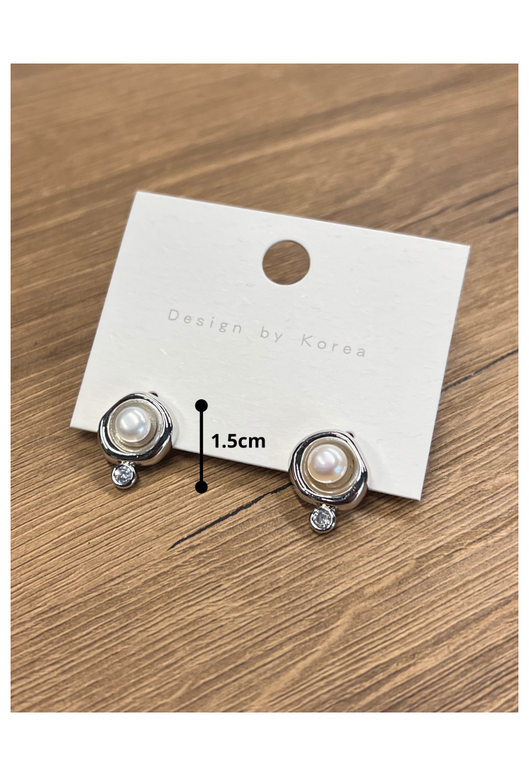 Stud Earrings With Pearl WER316 Stud Earrings With Pearl WER316