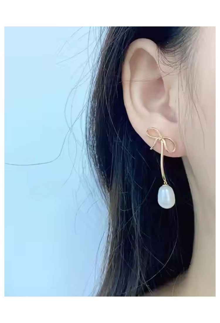 Asymmetrical Stud Earrings With Pearl WER334