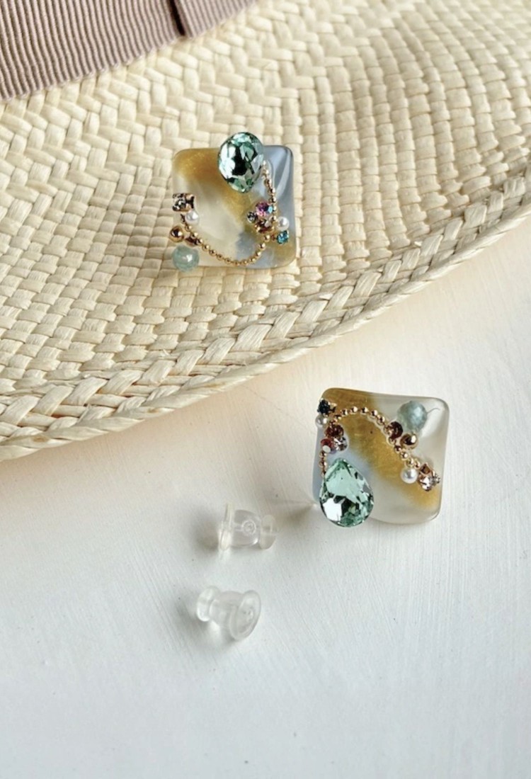 Handmade Resin Cube Earrings WER339
