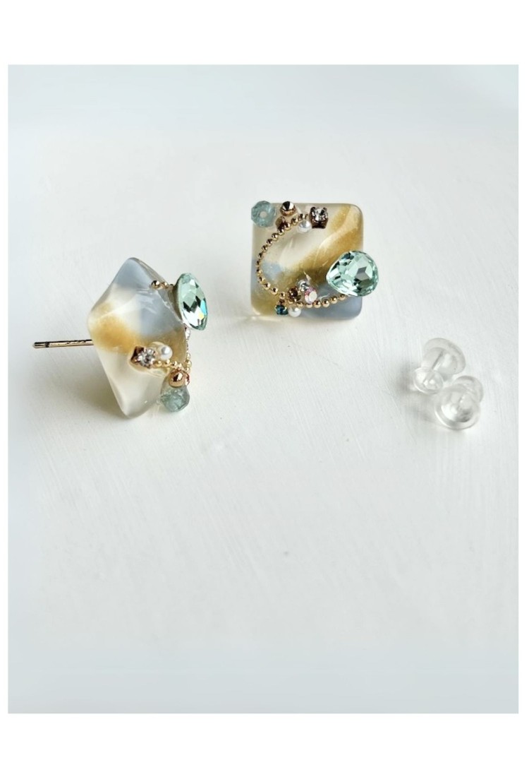 Handmade Resin Cube Earrings WER339