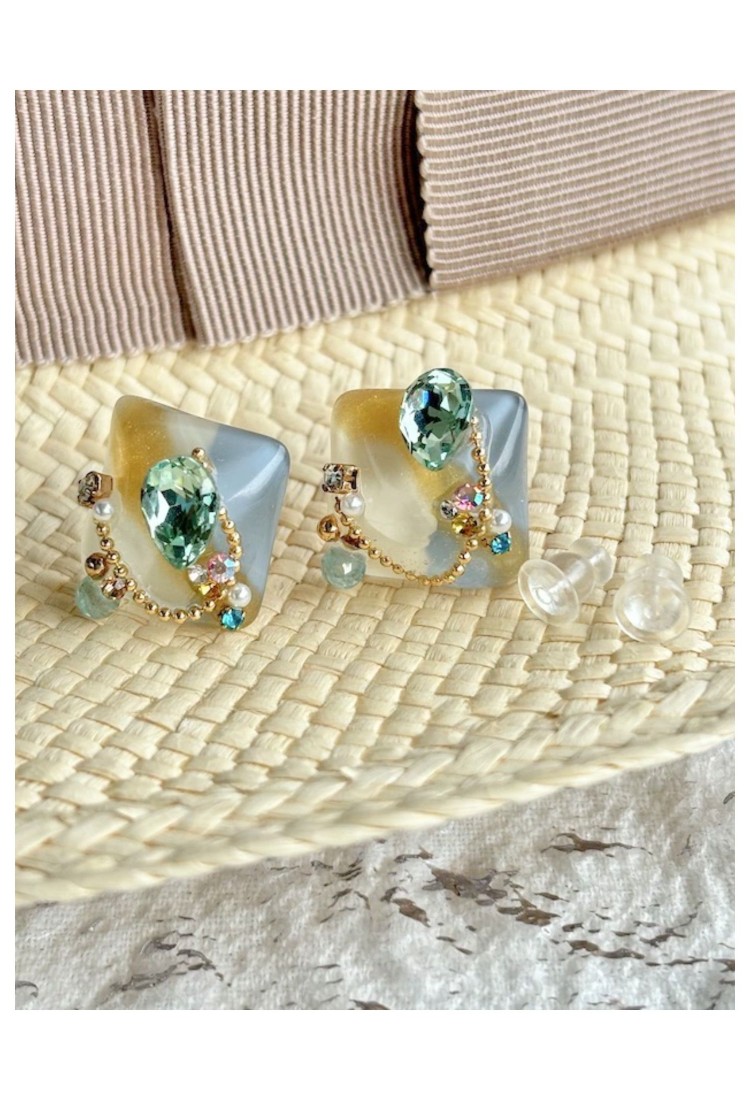 Handmade Resin Cube Earrings WER339