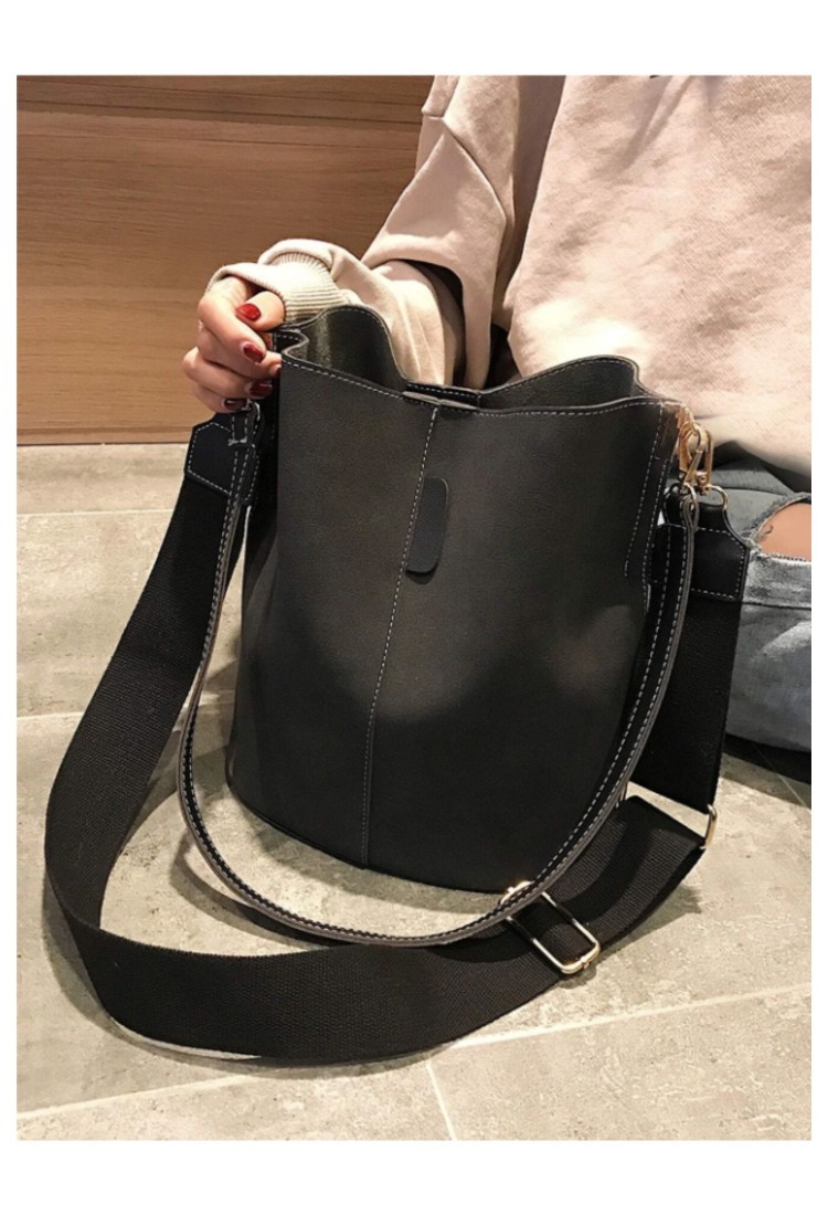 Women's Suede Shoulder / Crossbody Bag 525612