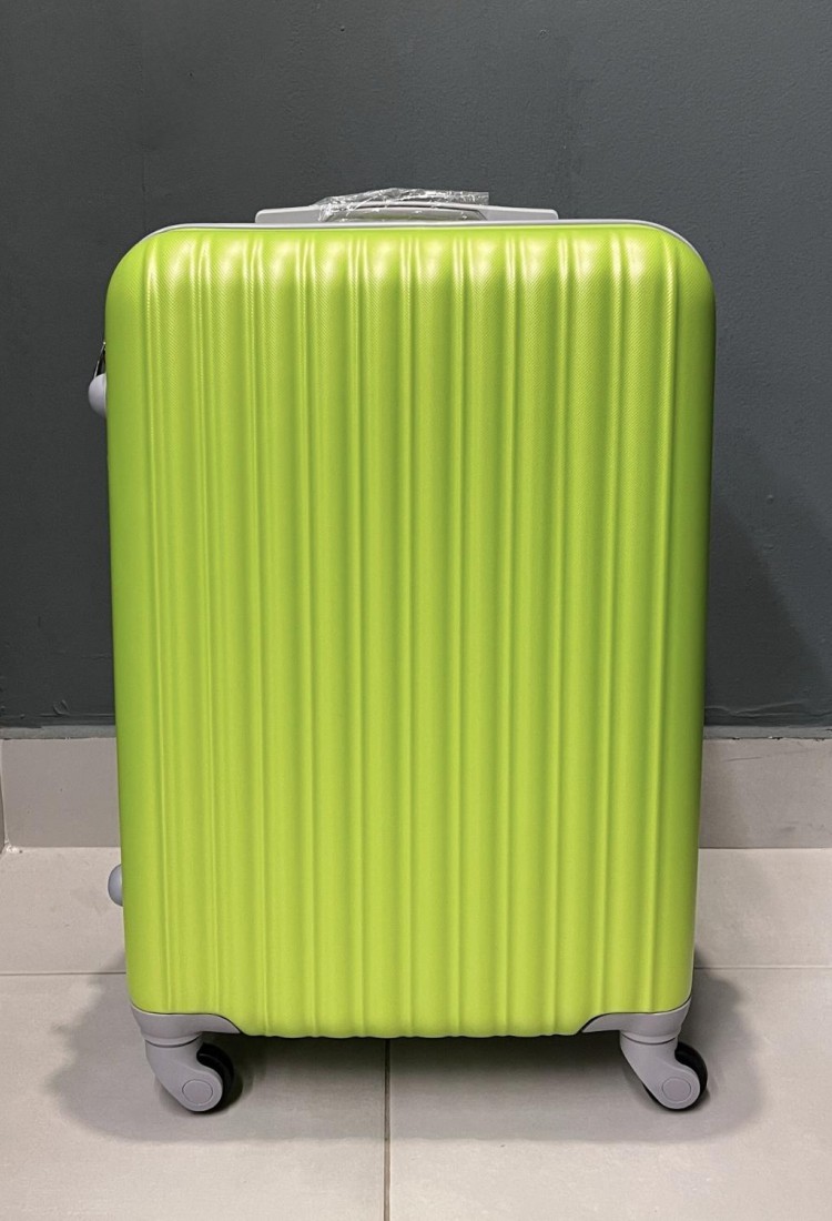 Medium Travel Suitcase 62×39×23 cm with 4 Spinner Wheels and Lock G000374-5
