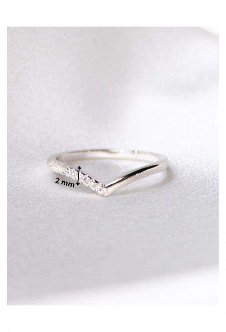 Women's Silver V Shape Ring With Shiny Stones 527365
