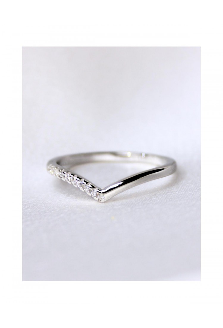 Women's Silver V Shape Ring With Shiny Stones 527365