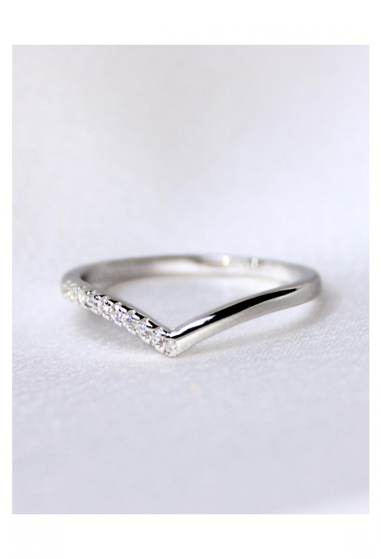 Women's Silver V Shape Ring With Shiny Stones 527365