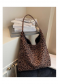 Women's oversized leopard print shoulder bag 527586