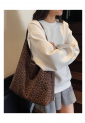 Women's Leopard Print Shoulder Bag 527586 Women's oversized leopard print shoulder bag 527586